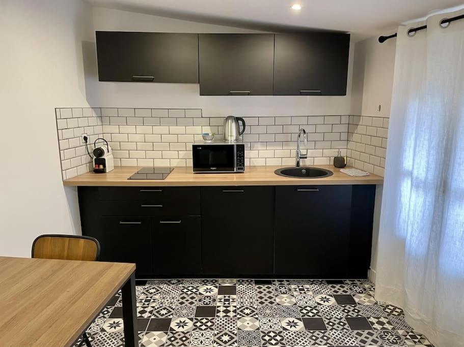 Apartment Le Moulin 2 - Arenes Romaines- Gare - Wifi- Tv Connecte Beziers